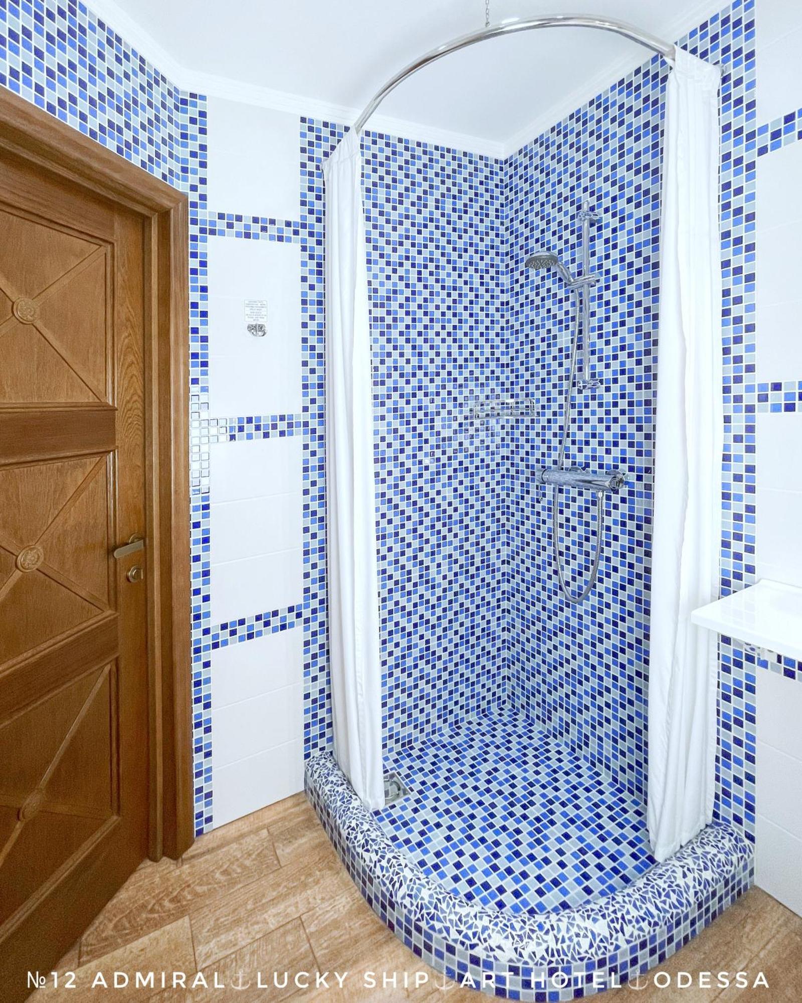 Lucky Ship Art Hotel Odessza Szoba fotó