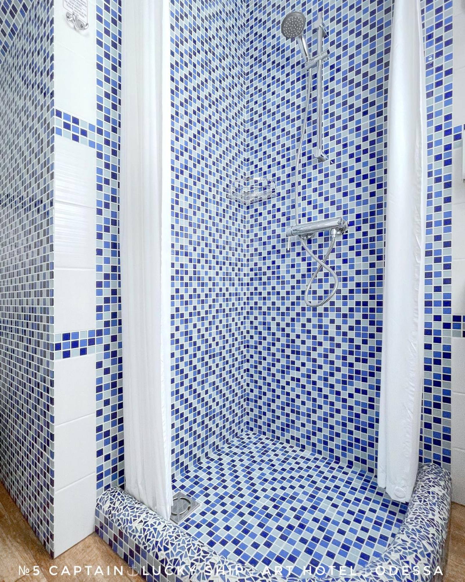 Lucky Ship Art Hotel Odessza Szoba fotó